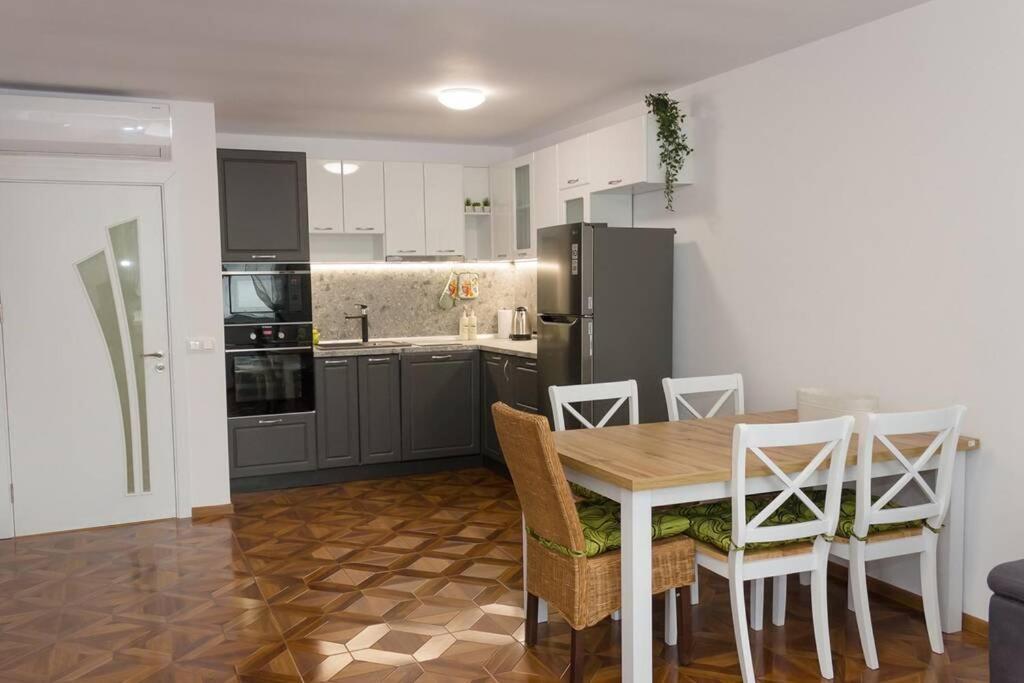 Perfect Summer Vacation Rental - One-Bedroom Flat By Flat Mаnager Topola Eksteriør bilde
